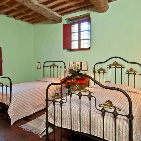 Villa Sleeps 8 Wifi