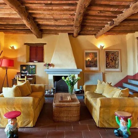 Sleeps 8 Wifi Villa